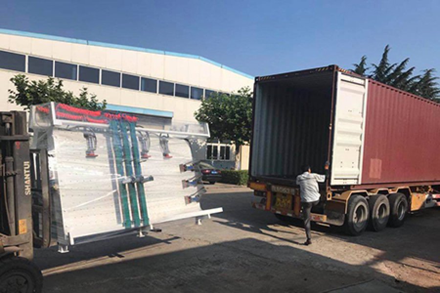 Door and window assembly pressing machine delivering to customer