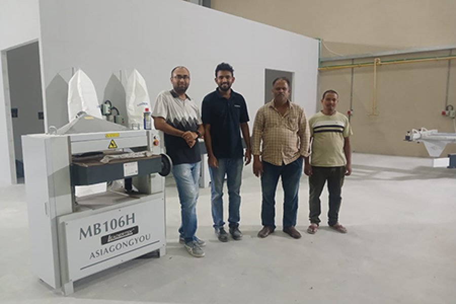 Installation Commissioning And Training For Sliding Table Saw,spindle Moulder,thicknessor,planer Machine In Dip