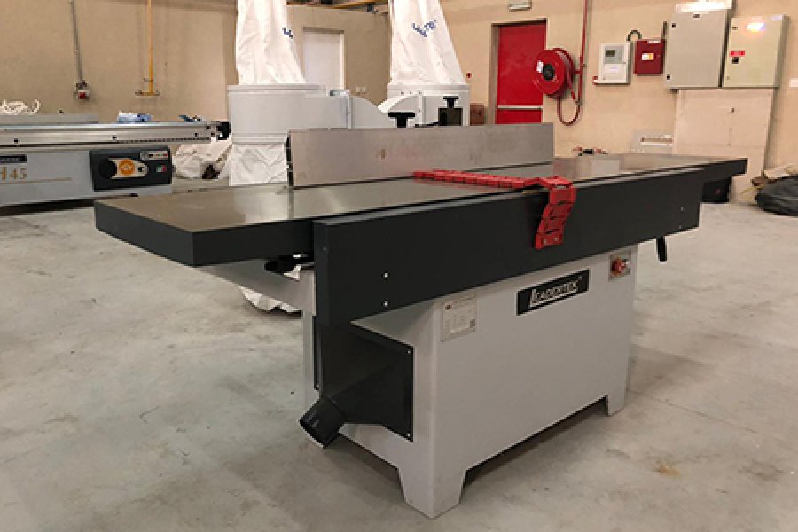 Delivery Installation Commissioning And Training For Sliding Table Saw,planer,thicknessor,spindle Moulder In Dip