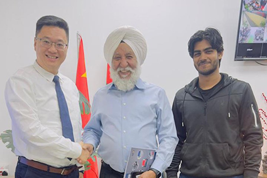 Our team in UAE branch working and supporting clients for the high quality products and  fast professional services