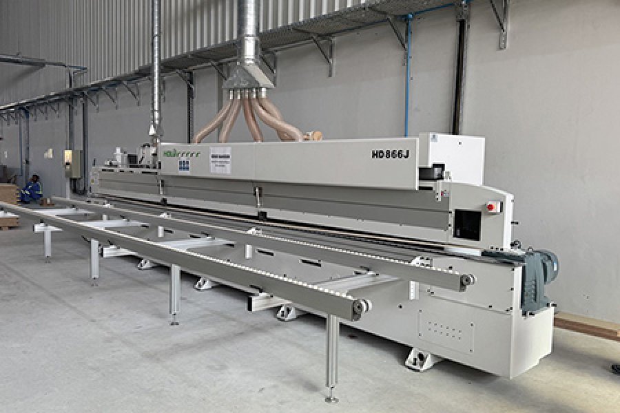 Congratulations solid wood working calibration sanding machine and multi-blades rip saw machine installed in Dubai, UAE
