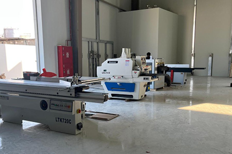 We are proud to announce the successful installation of a full set of advanced woodworking machinery for a new woodworking factory in Umm Al Quwain.